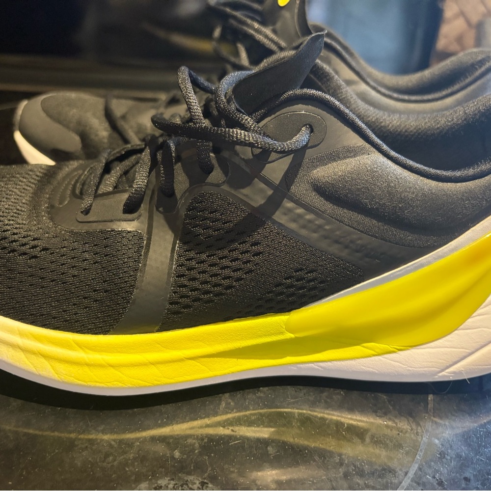lululemon athletica BlissFeel Run Black White Athletic Shoes size 8.5